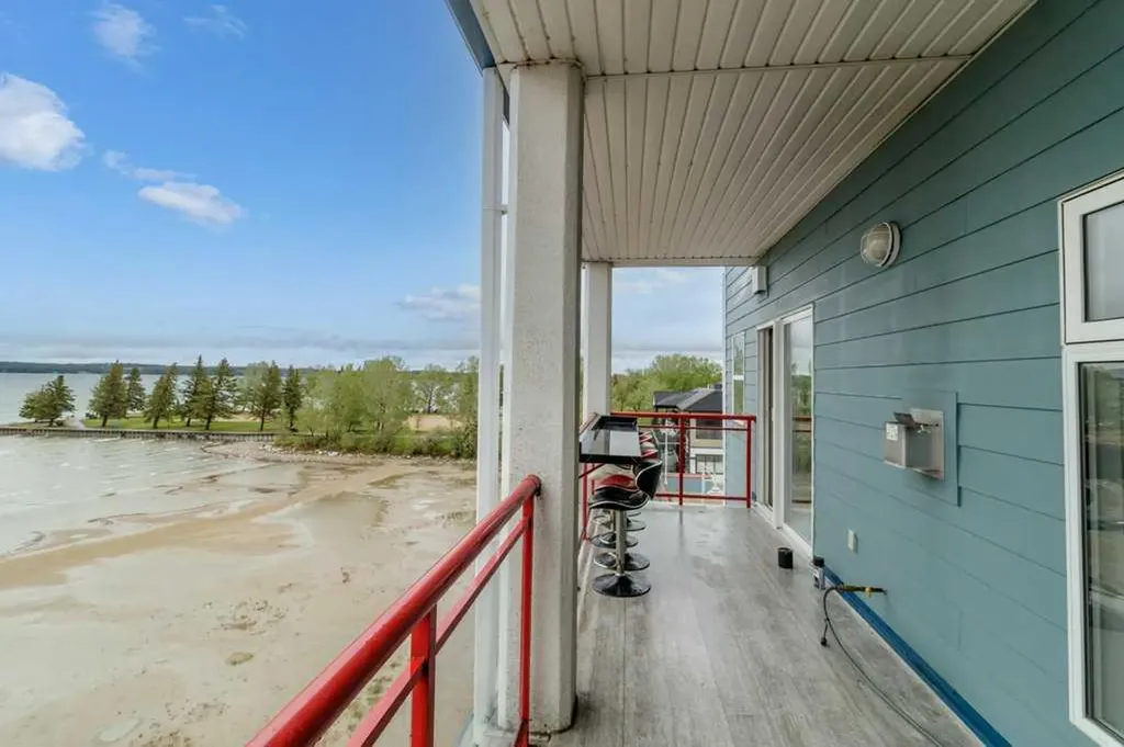 5100 Lakeshore Drive Sylvan Lake AB T4S 2L7