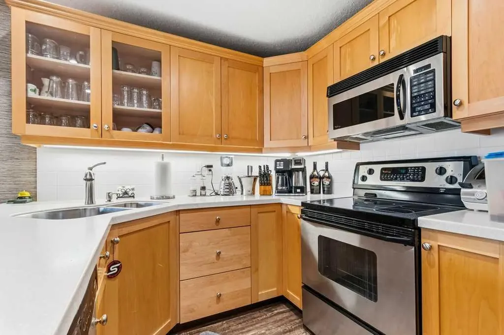 5100 Lakeshore Drive Sylvan Lake AB T4S 2L7