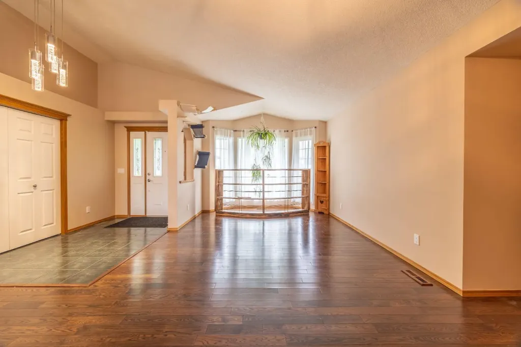 35 Maple Walk Crossfield AB T0M 0S0