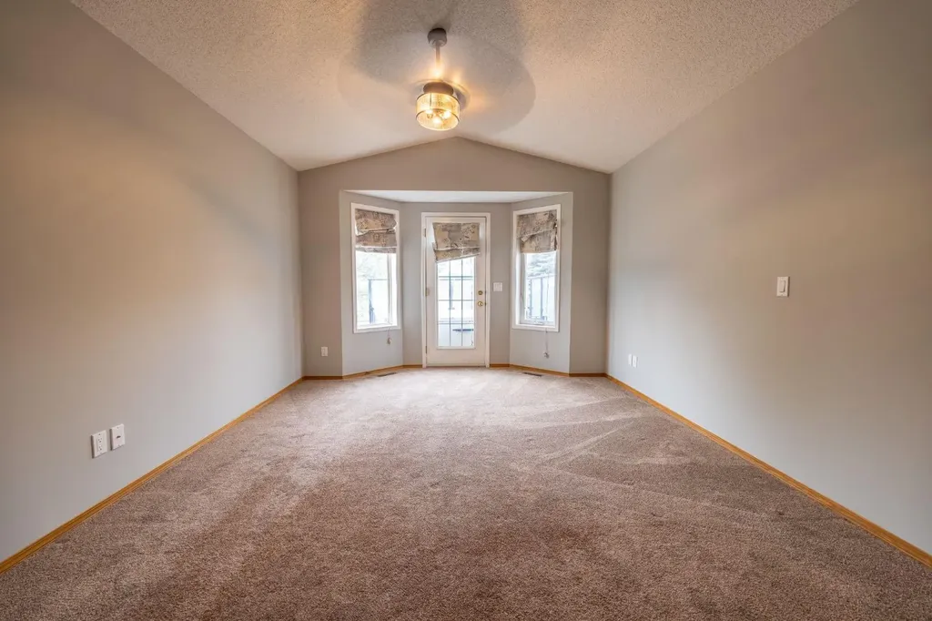35 Maple Walk Crossfield AB T0M 0S0