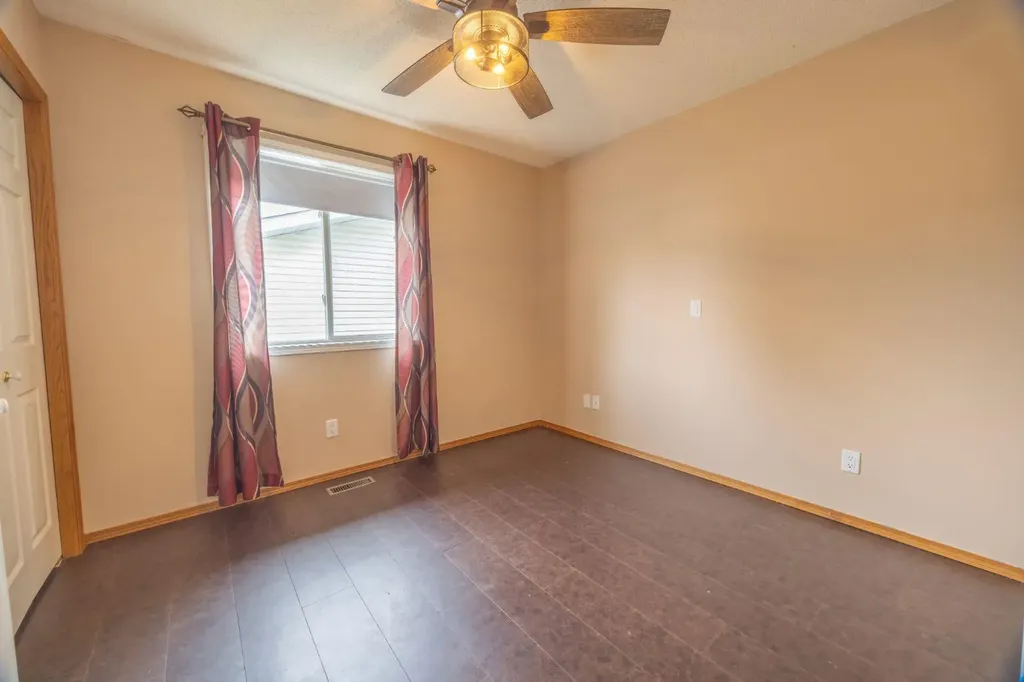35 Maple Walk Crossfield AB T0M 0S0