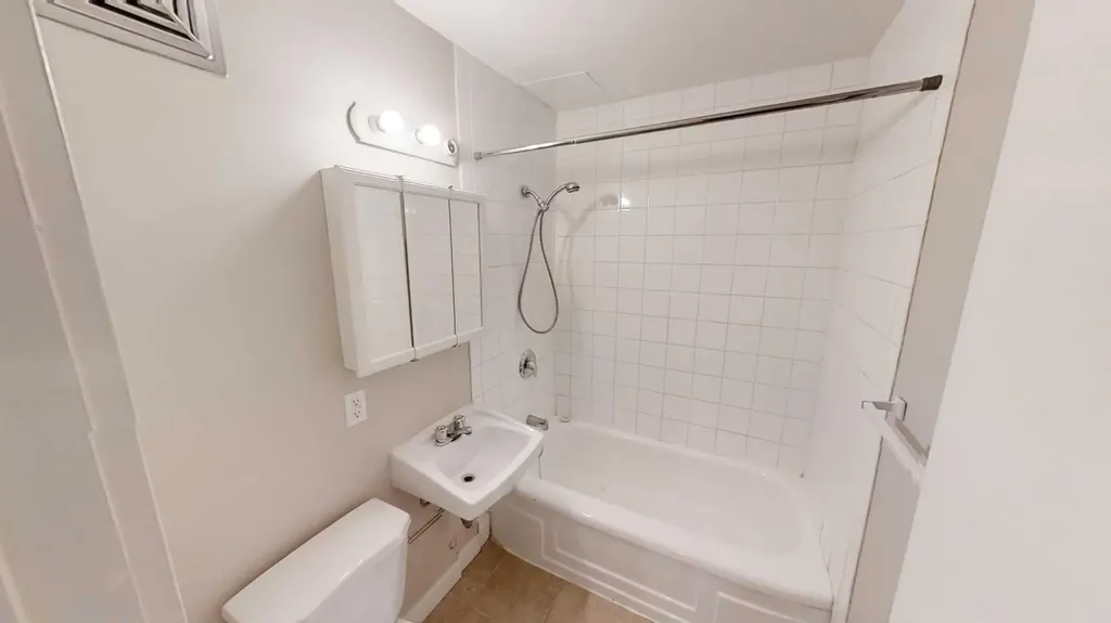 9932 105 Avenue Grande Prairie AB T8V1G9