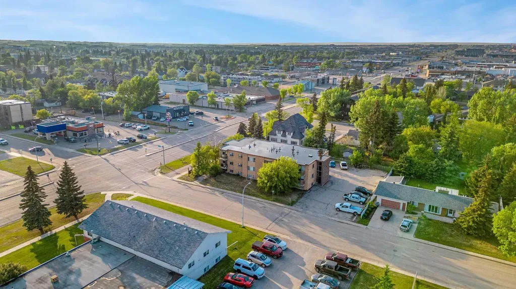 9932 105 Avenue Grande Prairie AB T8V1G9