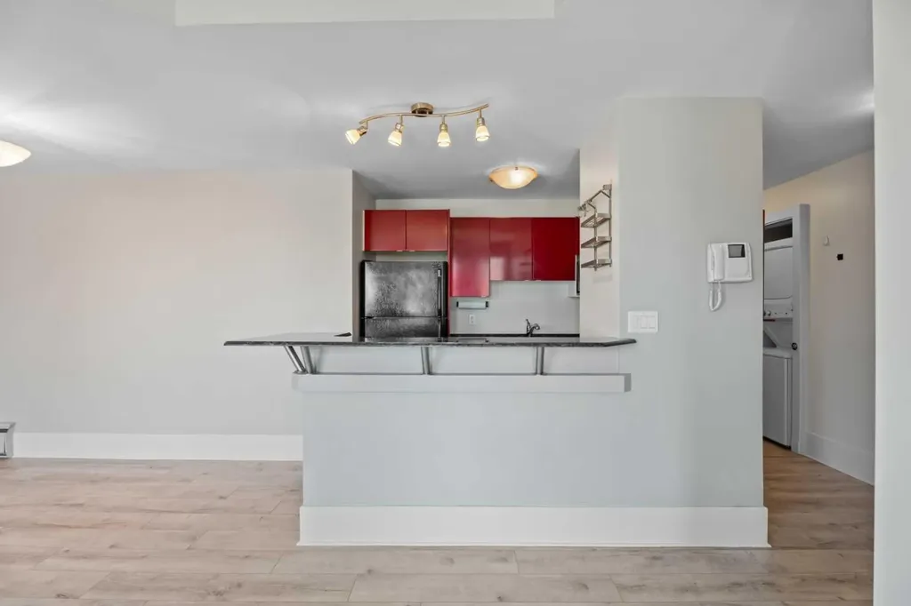 706 15 Avenue SW Calgary AB T2R 0R7