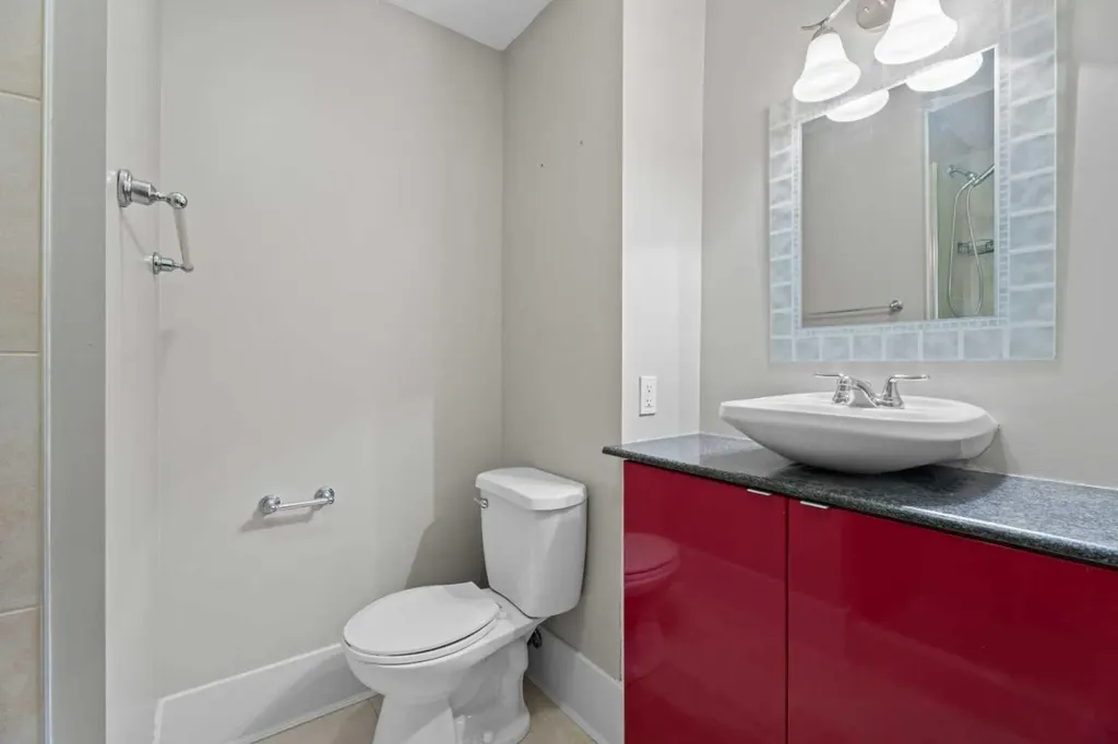 706 15 Avenue SW Calgary AB T2R 0R7