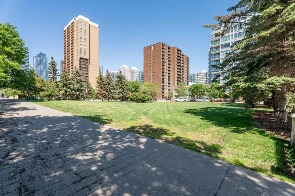706 15 Avenue SW Calgary AB T2R 0R7