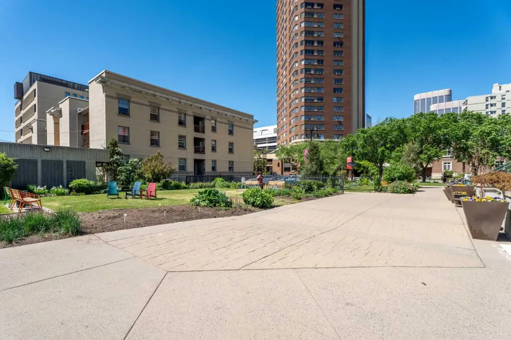 706 15 Avenue SW Calgary AB T2R 0R7