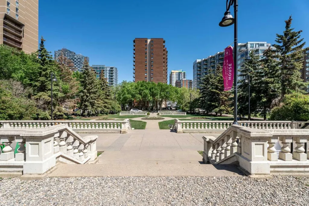 706 15 Avenue SW Calgary AB T2R 0R7