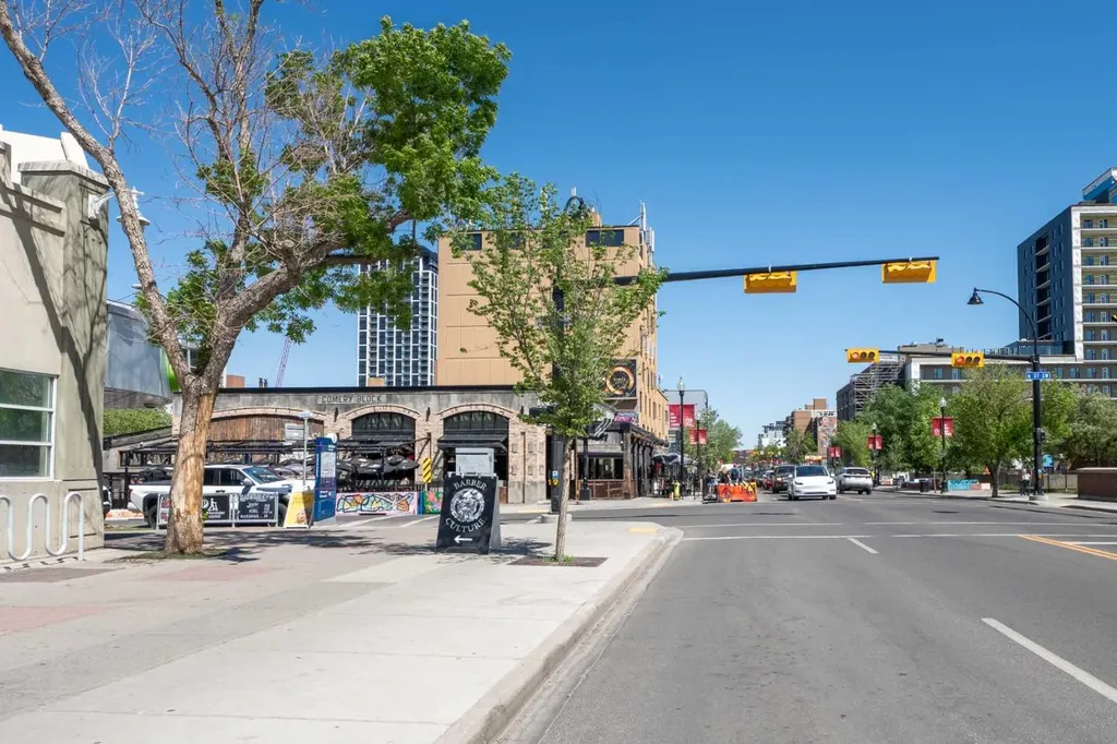 706 15 Avenue SW Calgary AB T2R 0R7