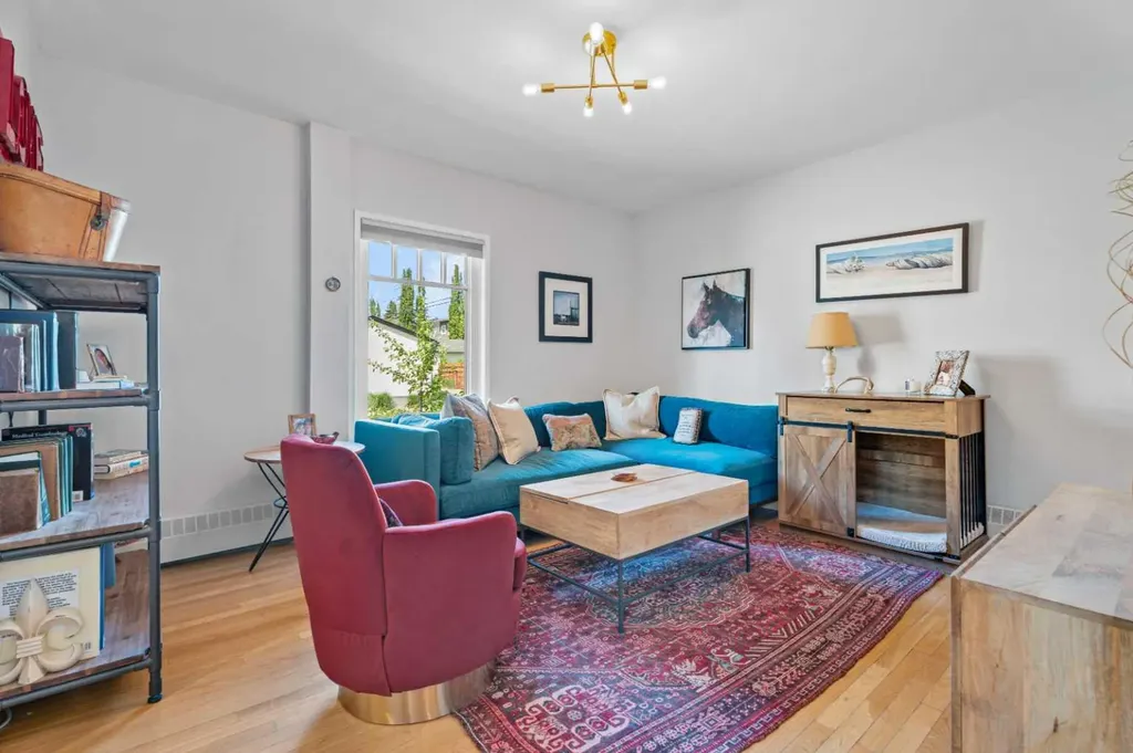3216 17 Street SW Calgary AB T2T 4N8