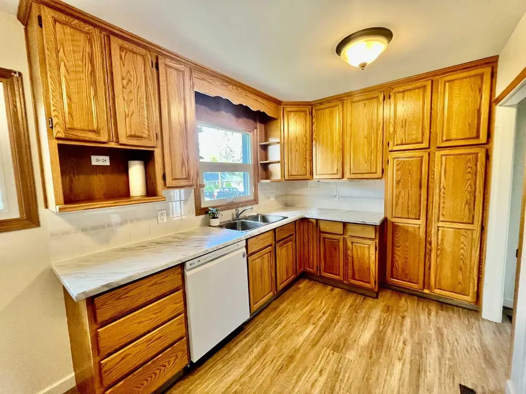 223 Allison Street Acme AB T0M 0A0