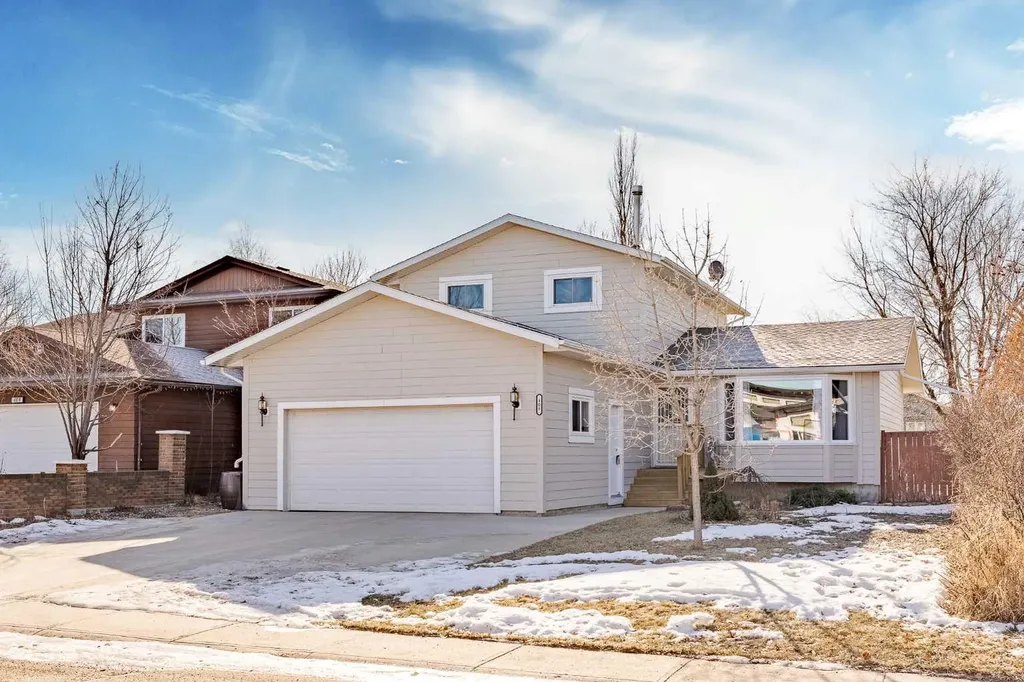 405 6 Street Irricana AB T0M 1B0
