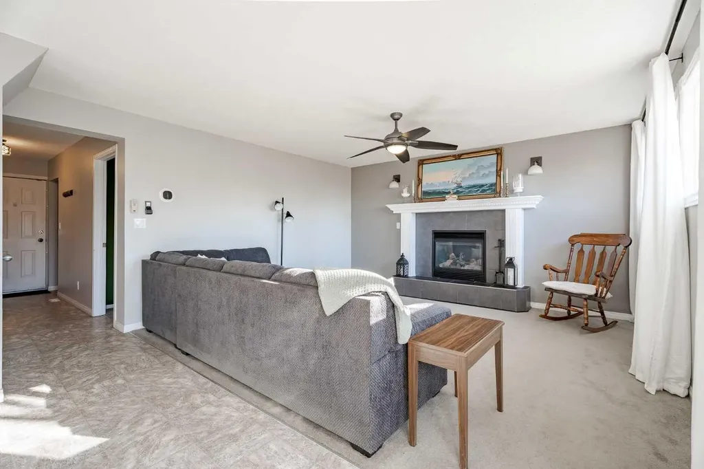 405 6 Street Irricana AB T0M 1B0