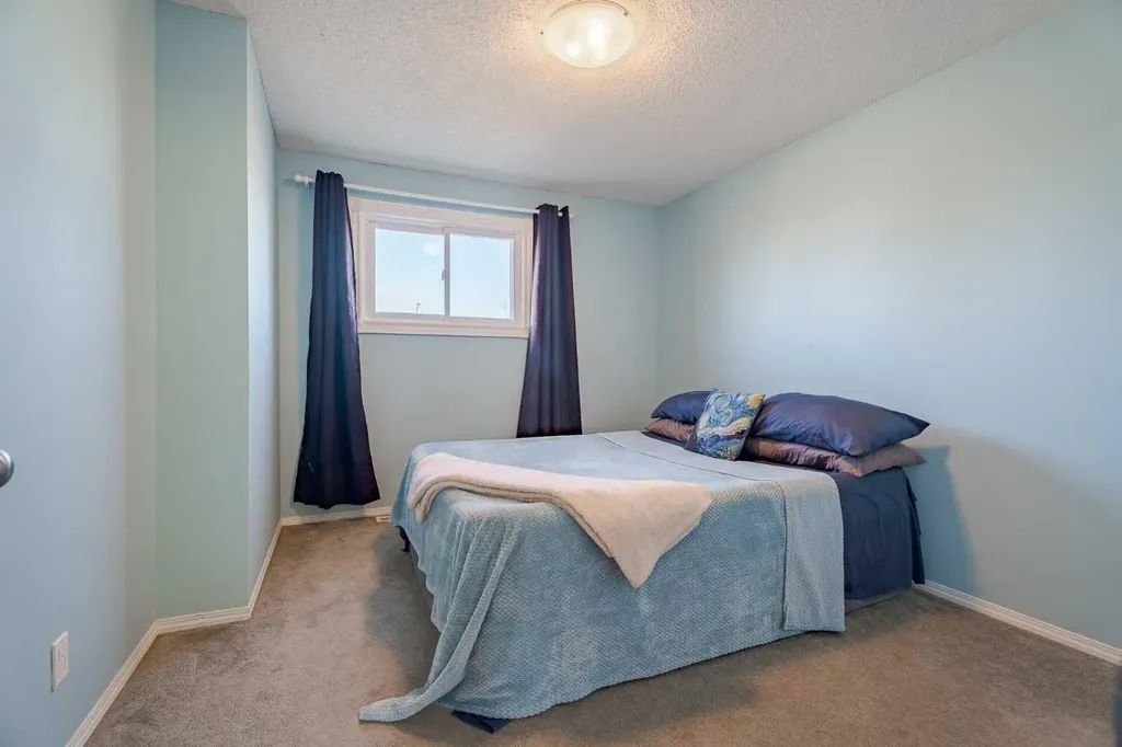 405 6 Street Irricana AB T0M 1B0