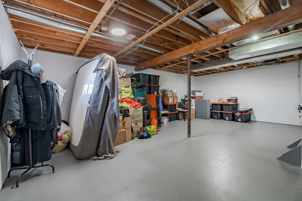 405 6 Street Irricana AB T0M 1B0