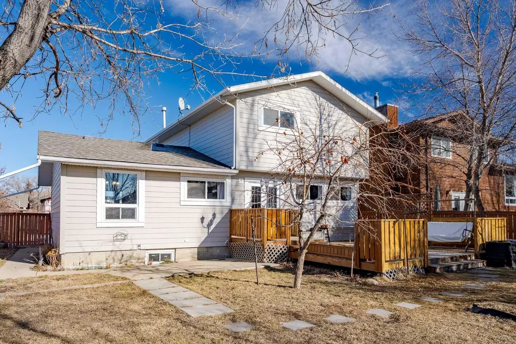 405 6 Street Irricana AB T0M 1B0