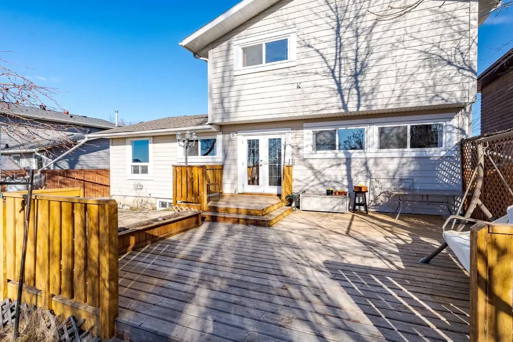 405 6 Street Irricana AB T0M 1B0