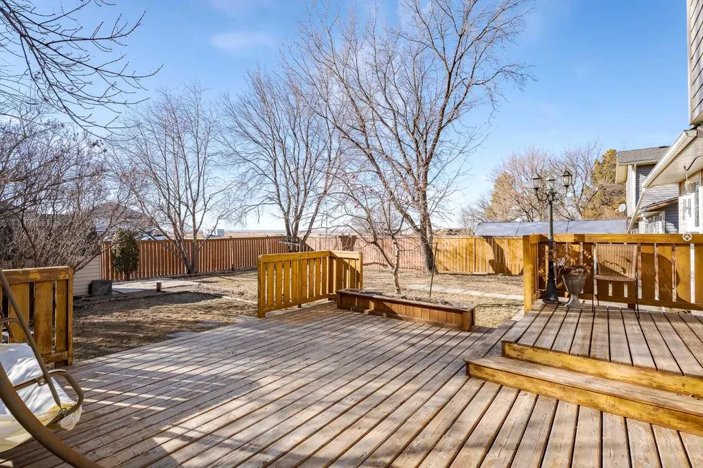 405 6 Street Irricana AB T0M 1B0
