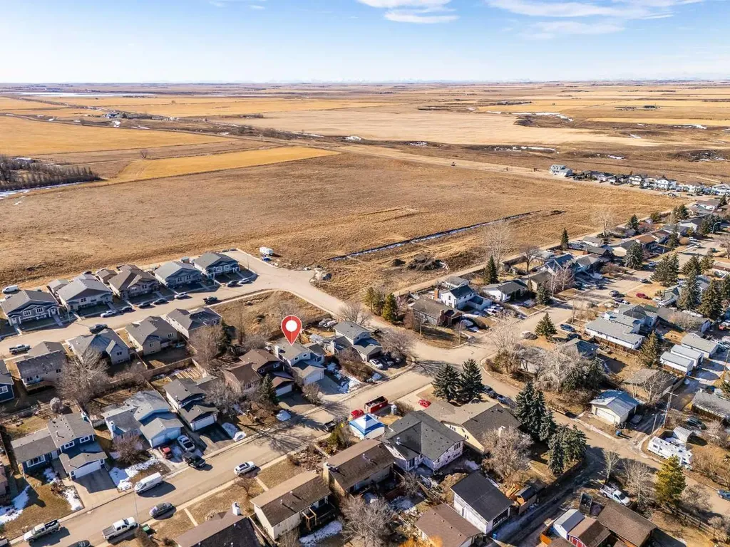 405 6 Street Irricana AB T0M 1B0