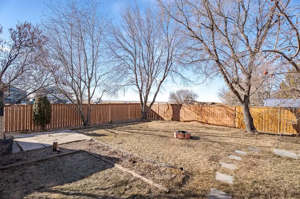 405 6 Street Irricana AB T0M 1B0