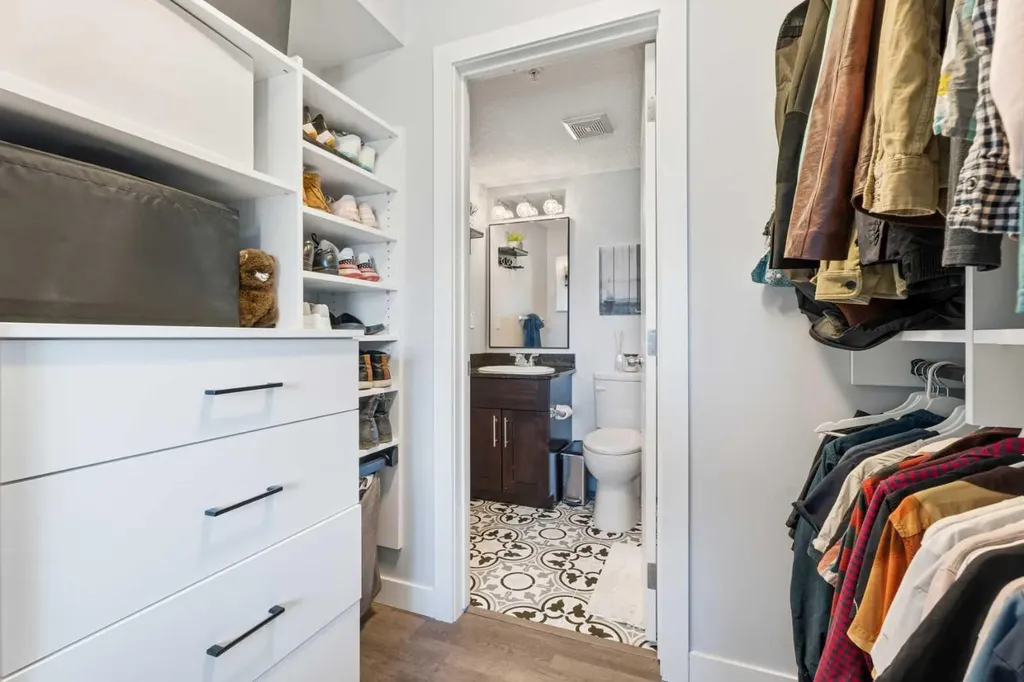 1317 27 Street SE Calgary AB T2A 4Y5