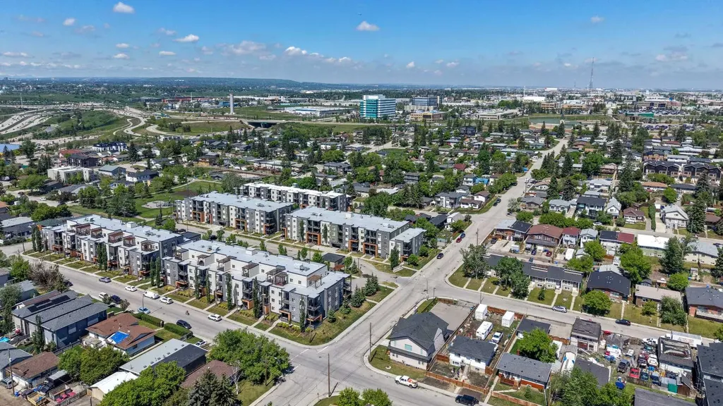 1317 27 Street SE Calgary AB T2A 4Y5