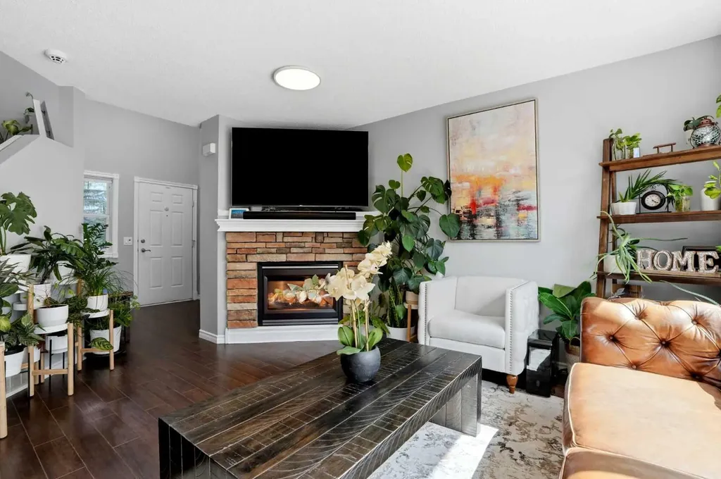 20 Somercrest Grove SW Calgary AB T2Y 3M2