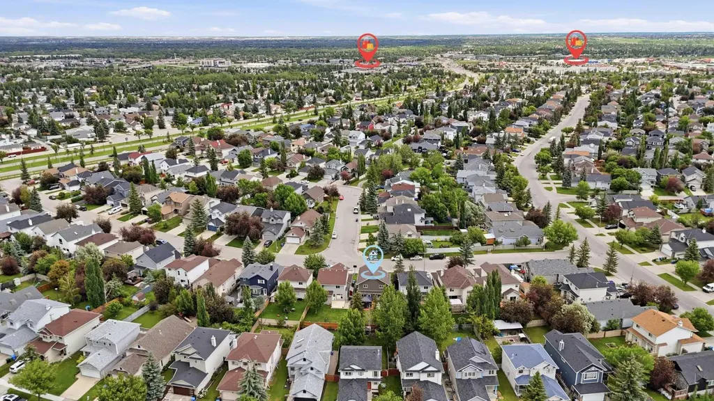 20 Somercrest Grove SW Calgary AB T2Y 3M2