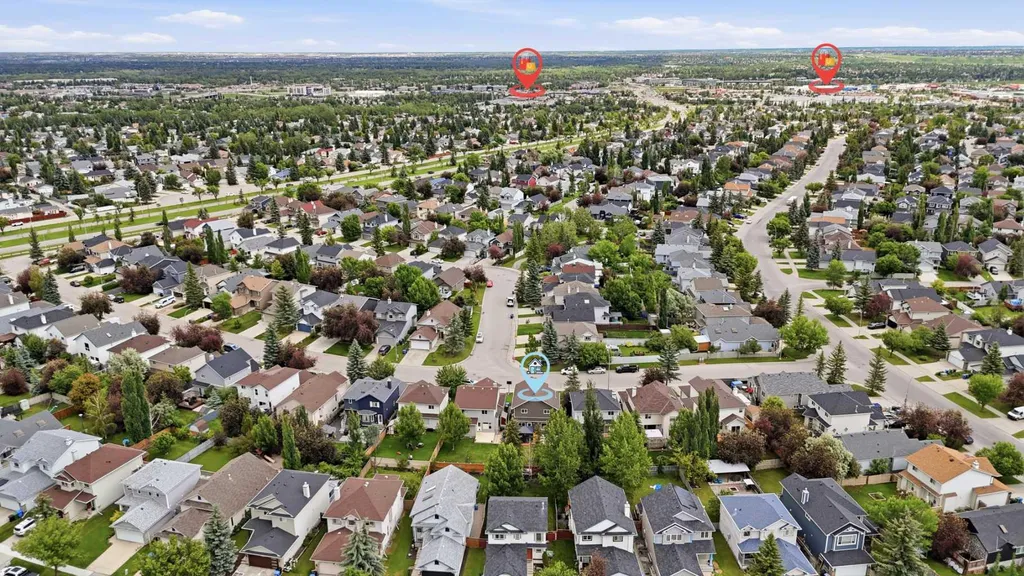 20 Somercrest Grove SW Calgary AB T2Y 3M2