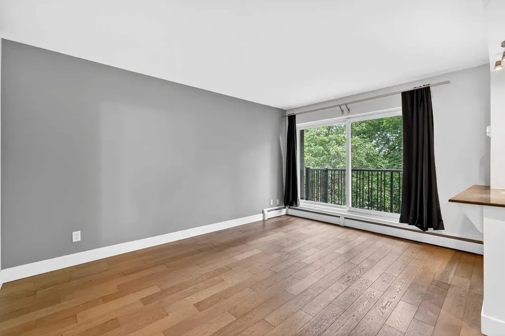 812 15 Avenue SW Calgary AB T2R 0S1