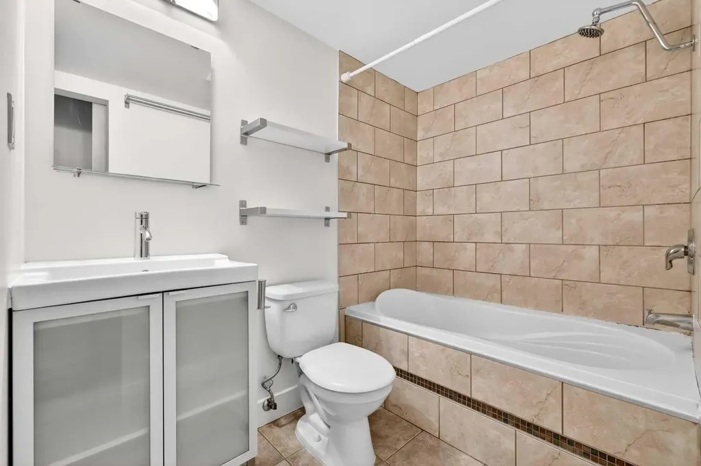 812 15 Avenue SW Calgary AB T2R 0S1