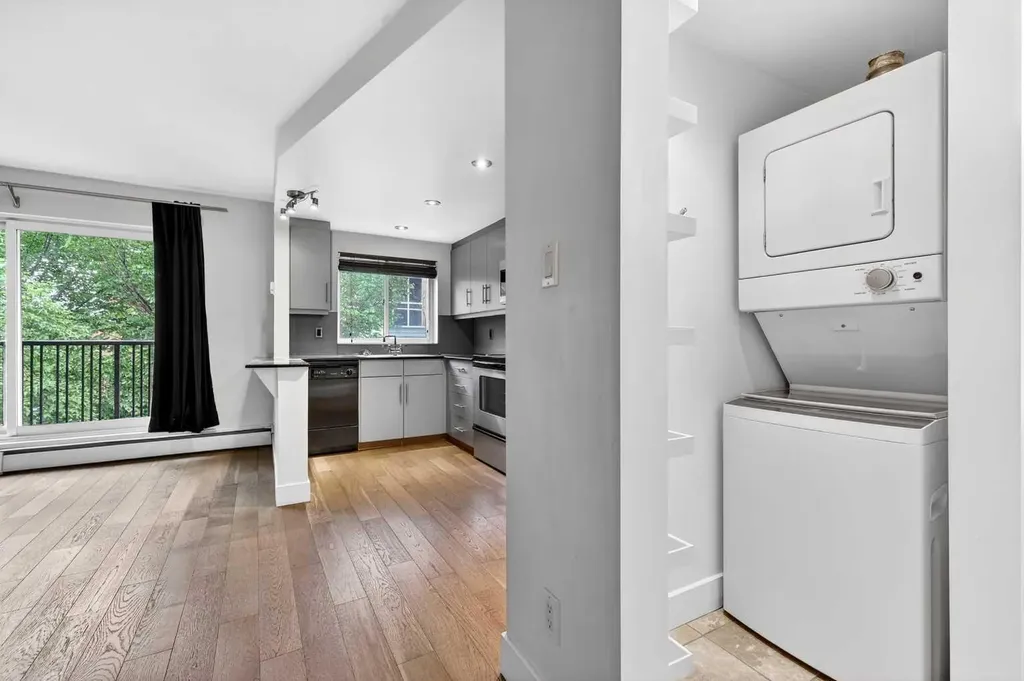 812 15 Avenue SW Calgary AB T2R 0S1