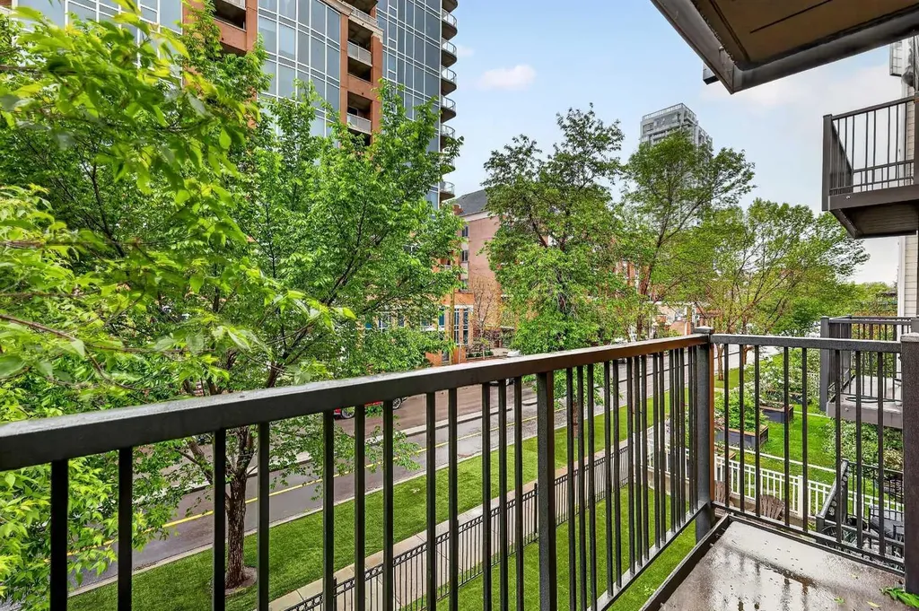 812 15 Avenue SW Calgary AB T2R 0S1