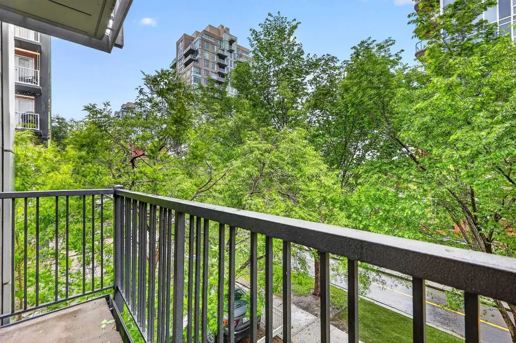 812 15 Avenue SW Calgary AB T2R 0S1