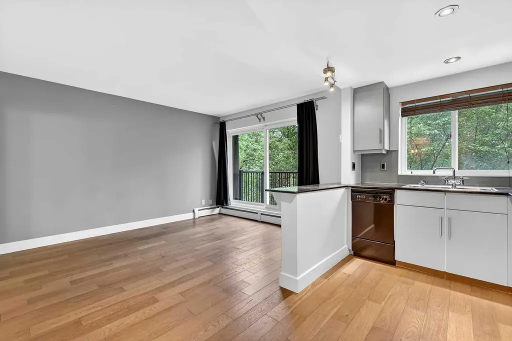 812 15 Avenue SW Calgary AB T2R 0S1
