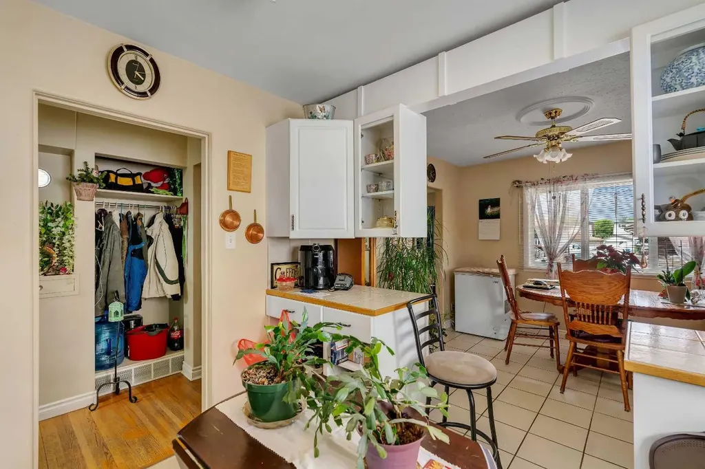 7621 23 Street SE Calgary AB T2C 0Y2