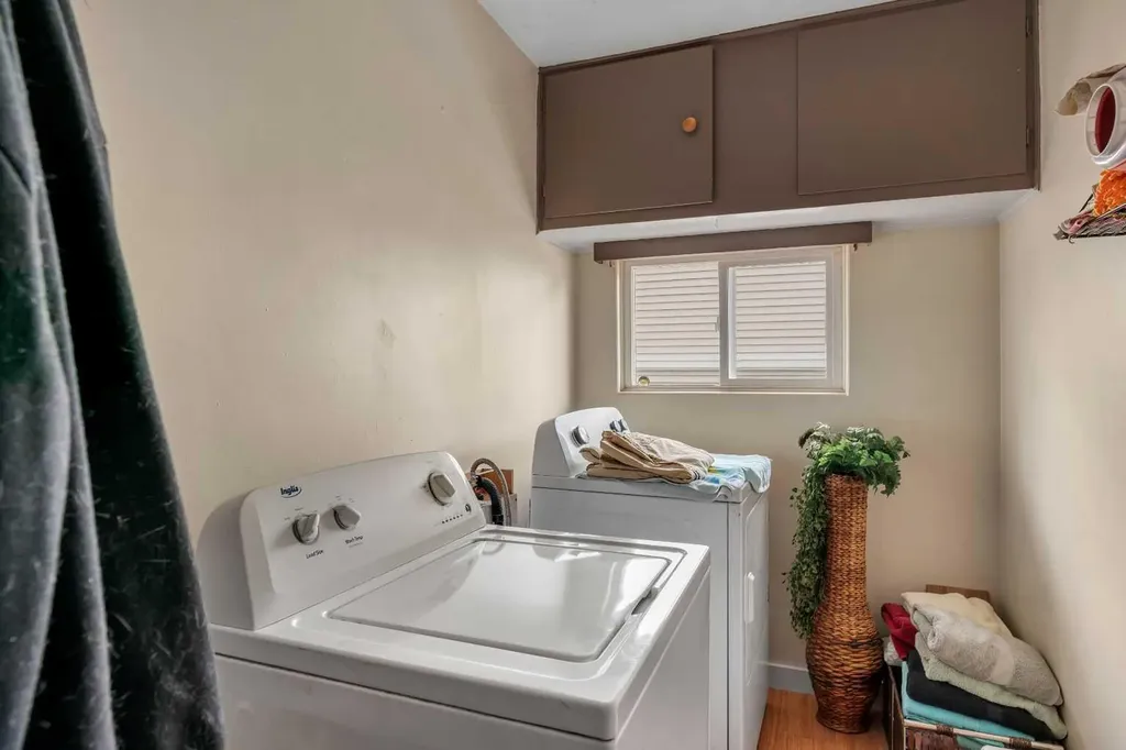 7621 23 Street SE Calgary AB T2C 0Y2