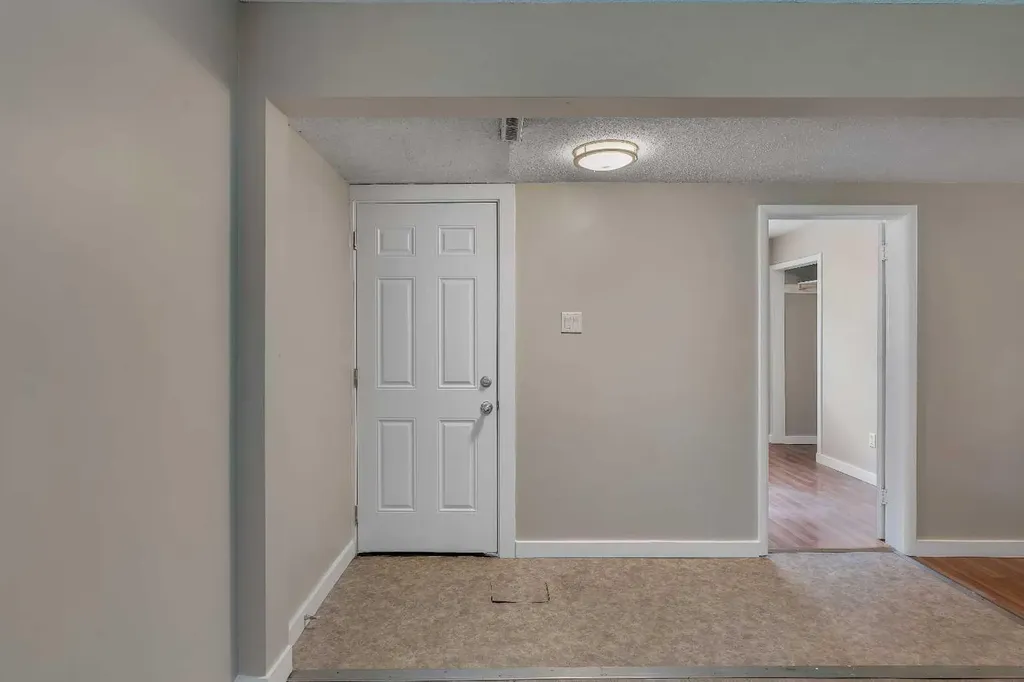 7621 23 Street SE Calgary AB T2C 0Y2