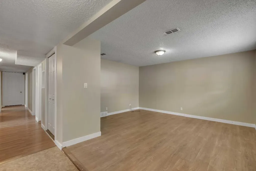 7621 23 Street SE Calgary AB T2C 0Y2
