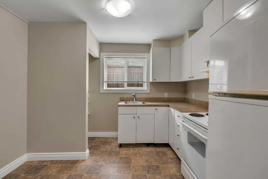 7621 23 Street SE Calgary AB T2C 0Y2