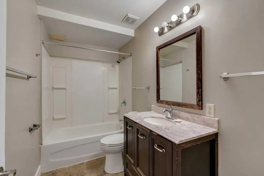 7621 23 Street SE Calgary AB T2C 0Y2