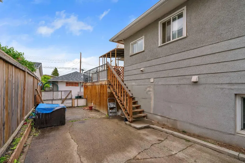 7621 23 Street SE Calgary AB T2C 0Y2