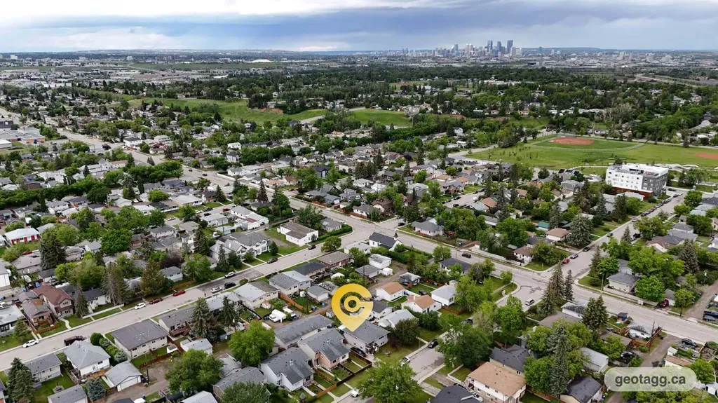 7621 23 Street SE Calgary AB T2C 0Y2