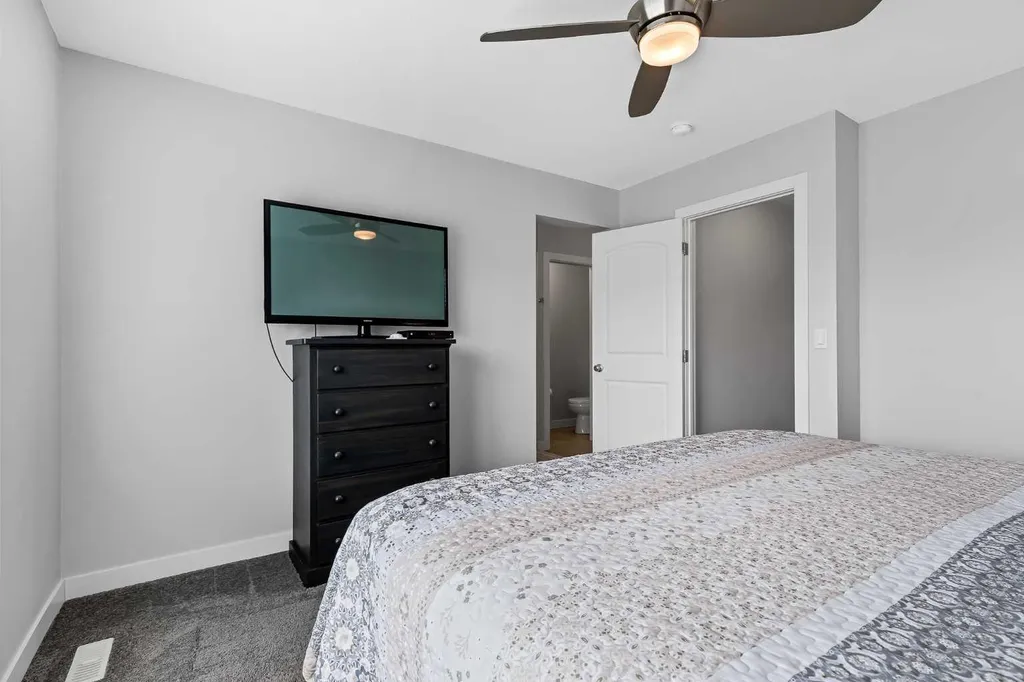 565 Midtown Street SW Airdrie AB T4B 4E2