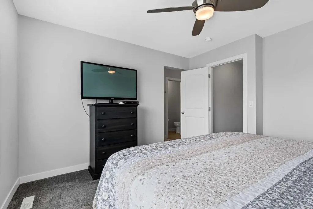 565 Midtown Street SW Airdrie AB T4B 4E2