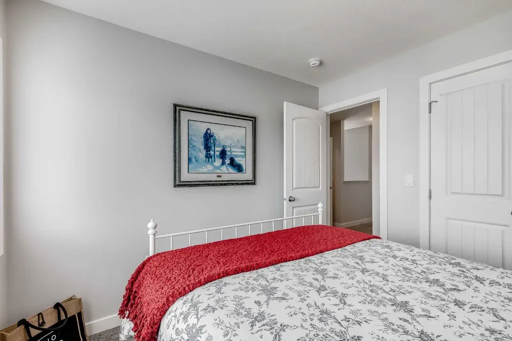 565 Midtown Street SW Airdrie AB T4B 4E2