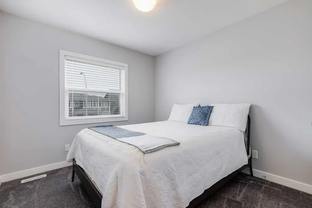 565 Midtown Street SW Airdrie AB T4B 4E2