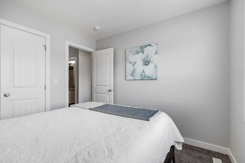 565 Midtown Street SW Airdrie AB T4B 4E2