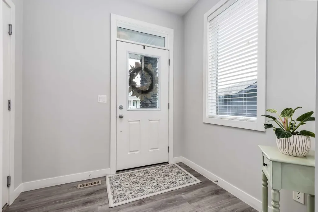 565 Midtown Street SW Airdrie AB T4B 4E2