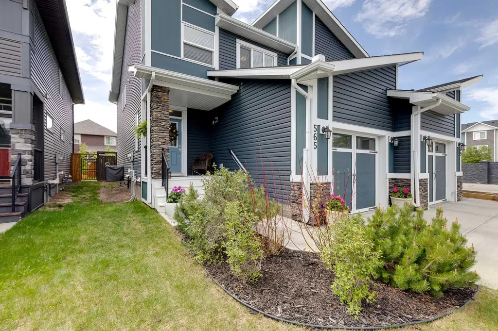 565 Midtown Street SW Airdrie AB T4B 4E2